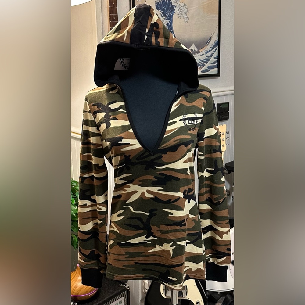*NWT* Body Engineers Desert Storm Camo GAIA Hoodie | Sz Medium Women’s